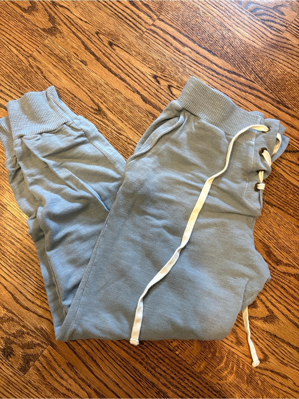Monrow gray Jogger Sweatpants with White Drawstring